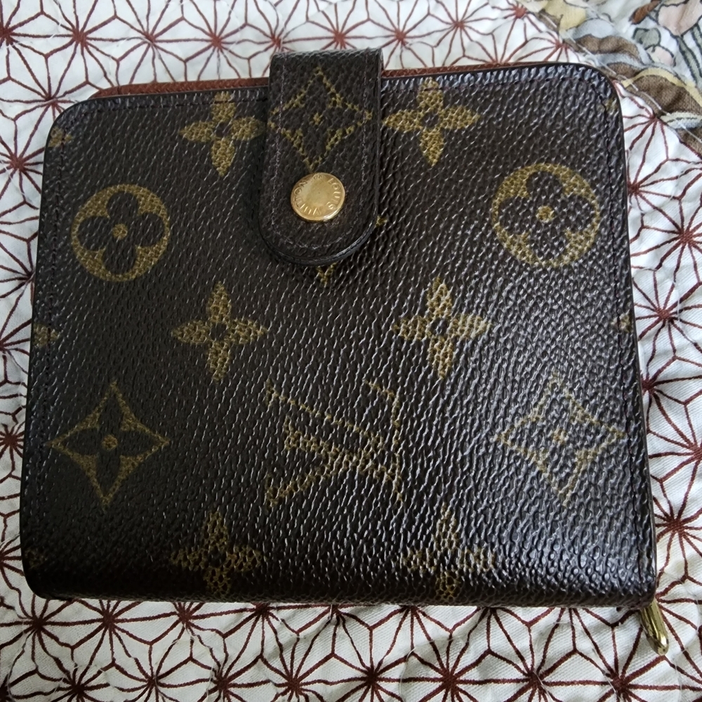 Louis Vuitton compact zipped wallet